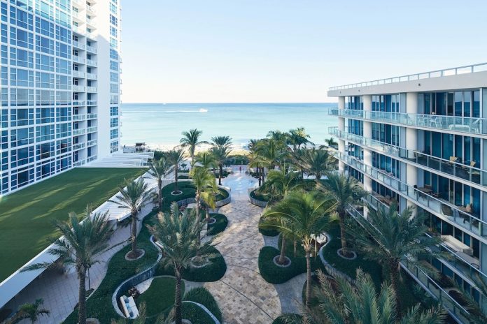 Carillon Miami