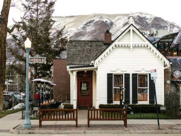 White House Tavern