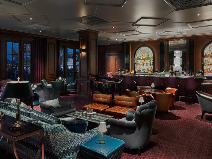 The Manor Bar